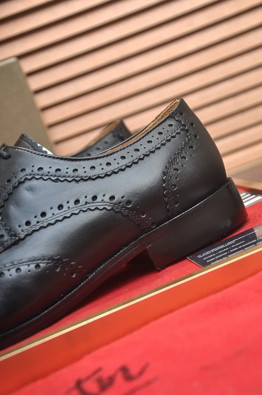 Men's shoes 💰620💶 [Chrstian Loubotin] Red-soled shoes 💋Original mold opening, the highest version on the market, purely handmade ➕Imported cowhide uppers, first-layer water-dyed cowhide lining! Original EU high-gloss outsole. 38 to 45 (45 customized)